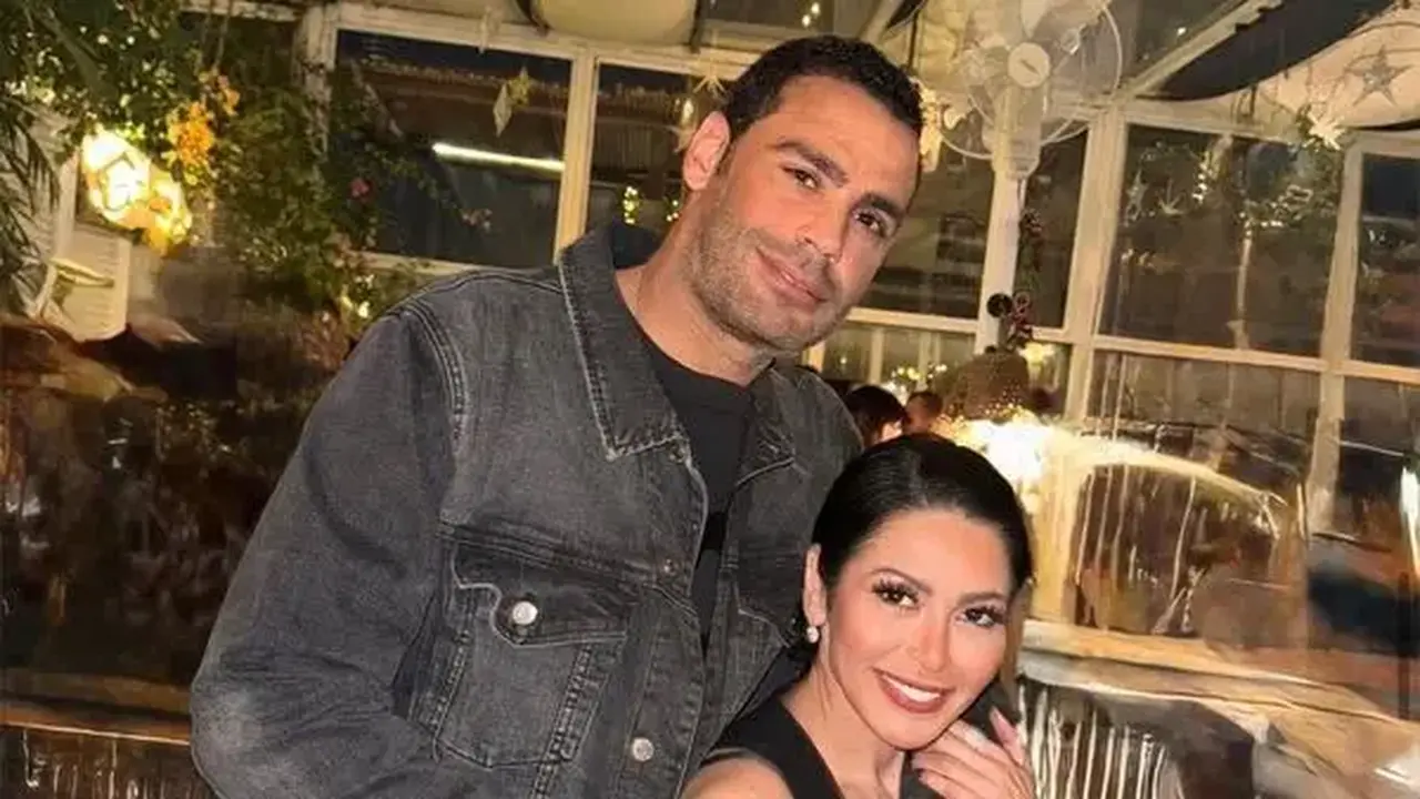 تصريحات محمد صبحي.. زوج لقاء الخميسي يدافع عن زوجته الثانية في لقاء مثير